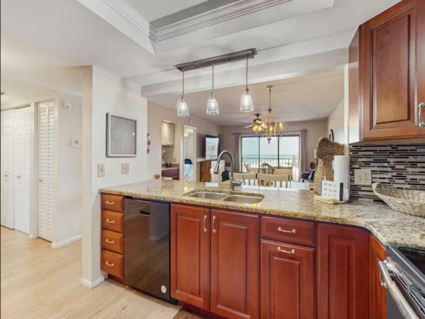 Lovely Oceanfront 3 Bedroom Vacation Condo